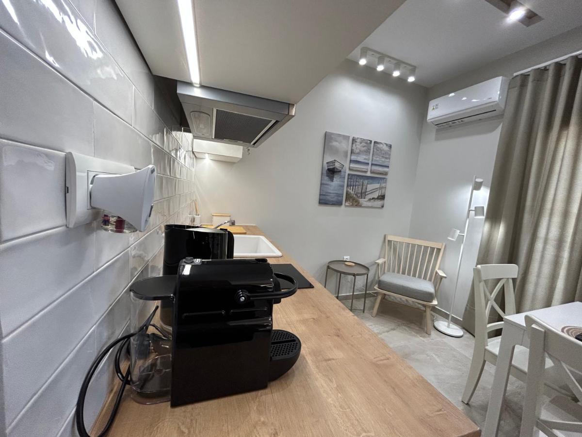 Armonia Small Luxury Apartments 이라피트라 외부 사진