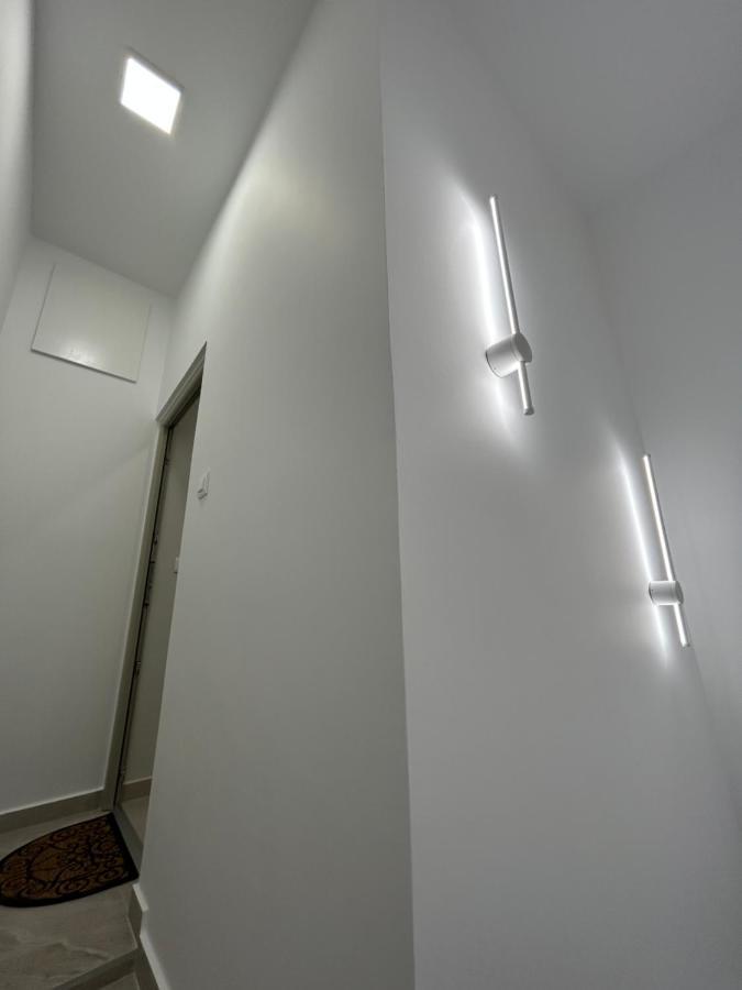 Armonia Small Luxury Apartments 이라피트라 외부 사진
