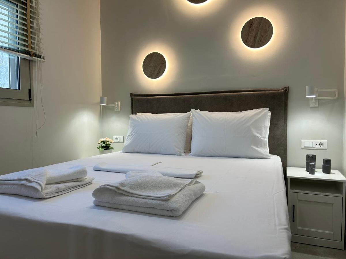 Armonia Small Luxury Apartments 이라피트라 외부 사진