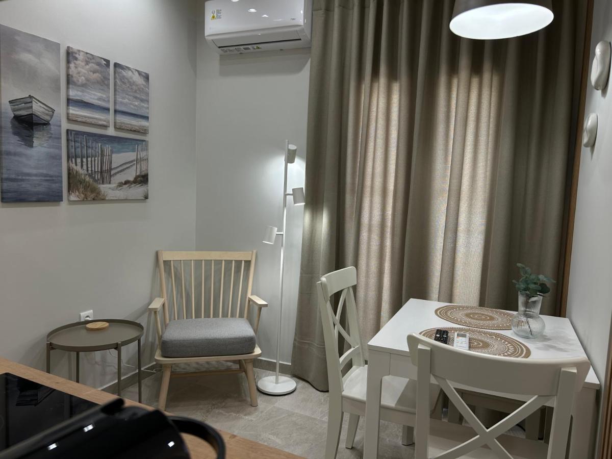 Armonia Small Luxury Apartments 이라피트라 외부 사진