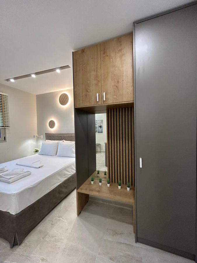 Armonia Small Luxury Apartments 이라피트라 외부 사진