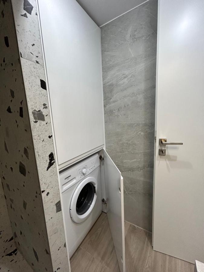 Armonia Small Luxury Apartments 이라피트라 외부 사진
