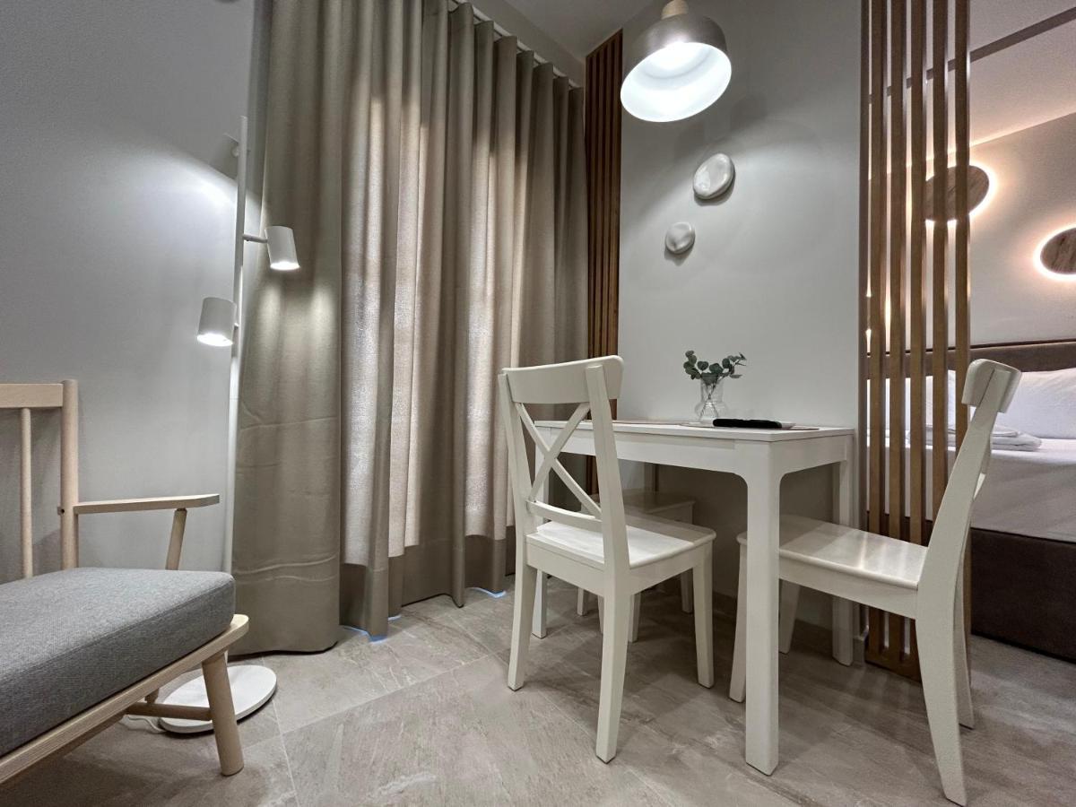 Armonia Small Luxury Apartments 이라피트라 외부 사진