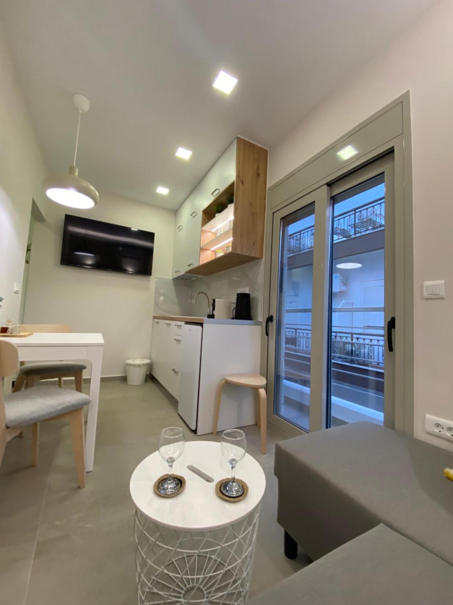 Armonia Small Luxury Apartments 이라피트라 외부 사진